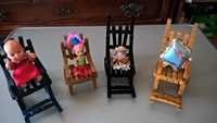 Cadeiras de baloiço madeira em miniatura