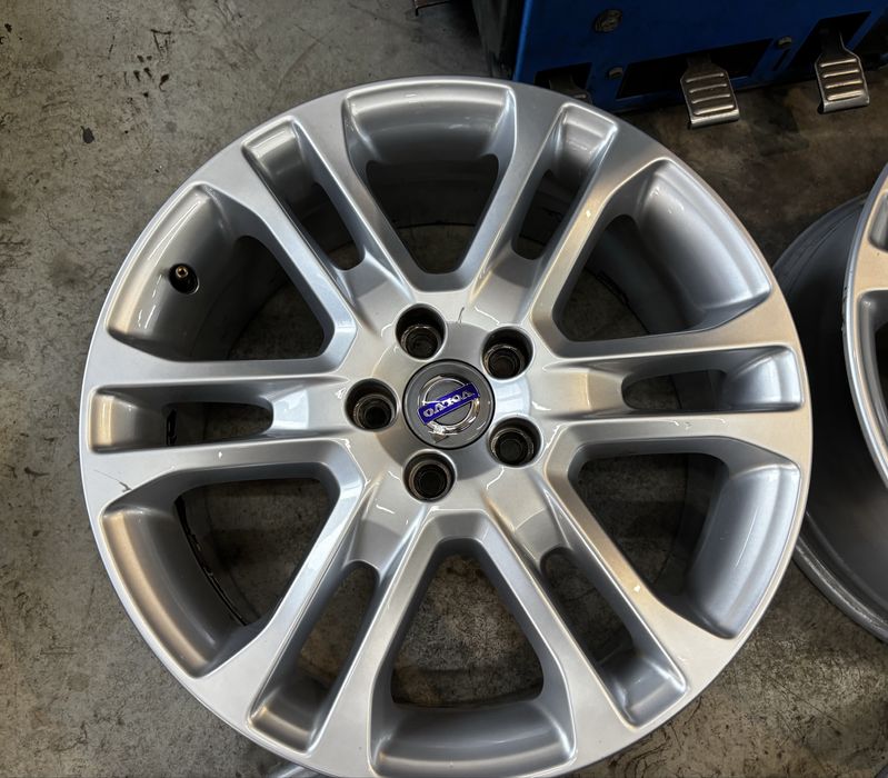 Felgi aluminiowe 5x108x18 7.5J ET55 VOLVO FORD
