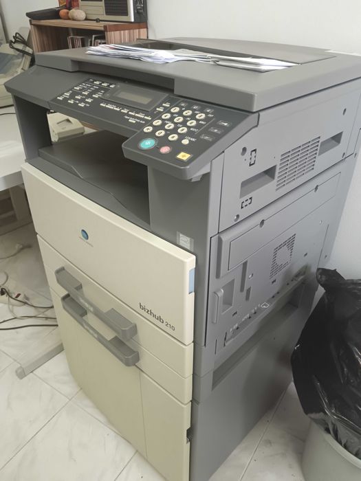Fotocopiadora Konica Minolta Bizhub  210