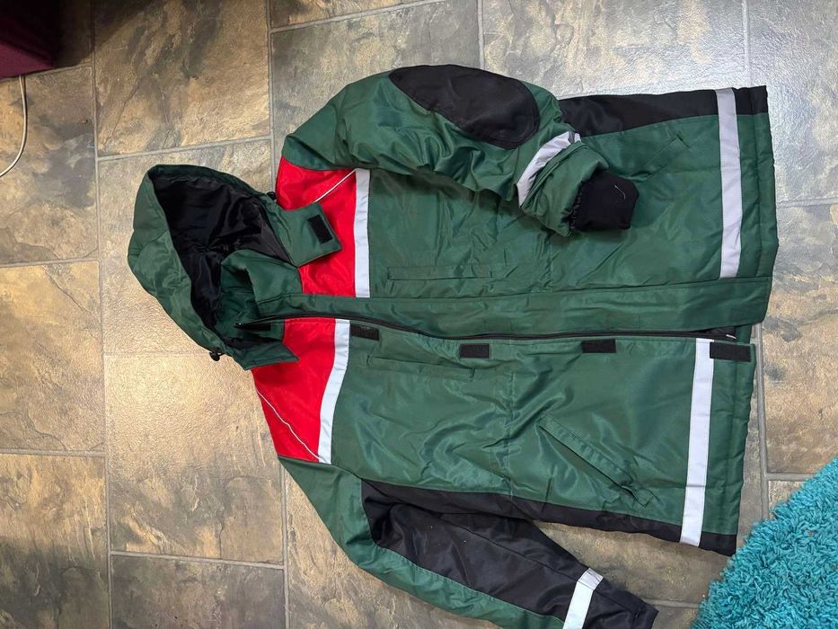 Куртка зимова з капюшоном