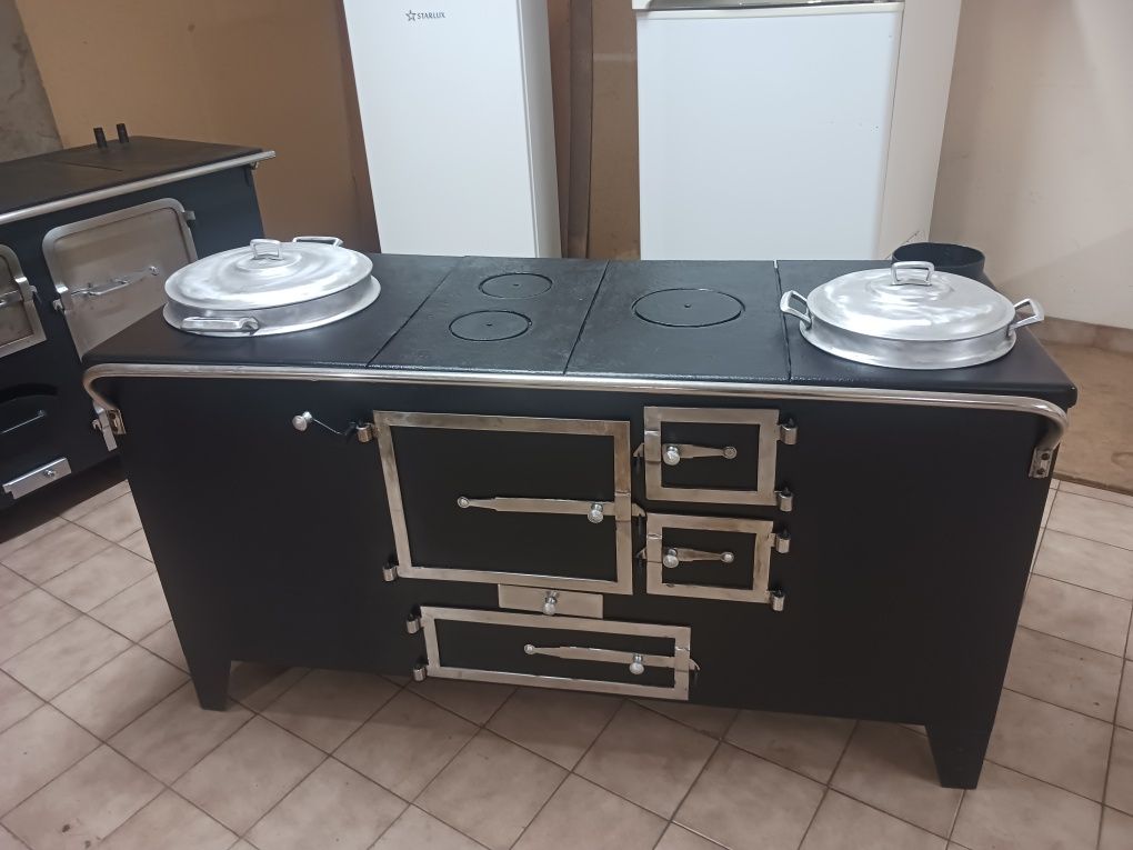 Vendo fogao tradicional rústico de duas panelas ,com forno e estufa na