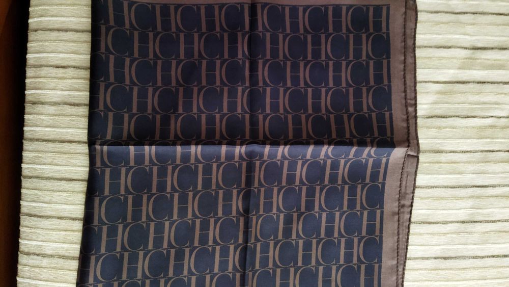 Lenço Carolina Herrera