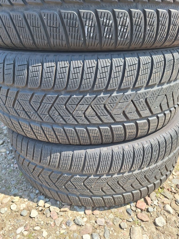Opony zimowe Pirelli scorpion Winter 235 65 r17