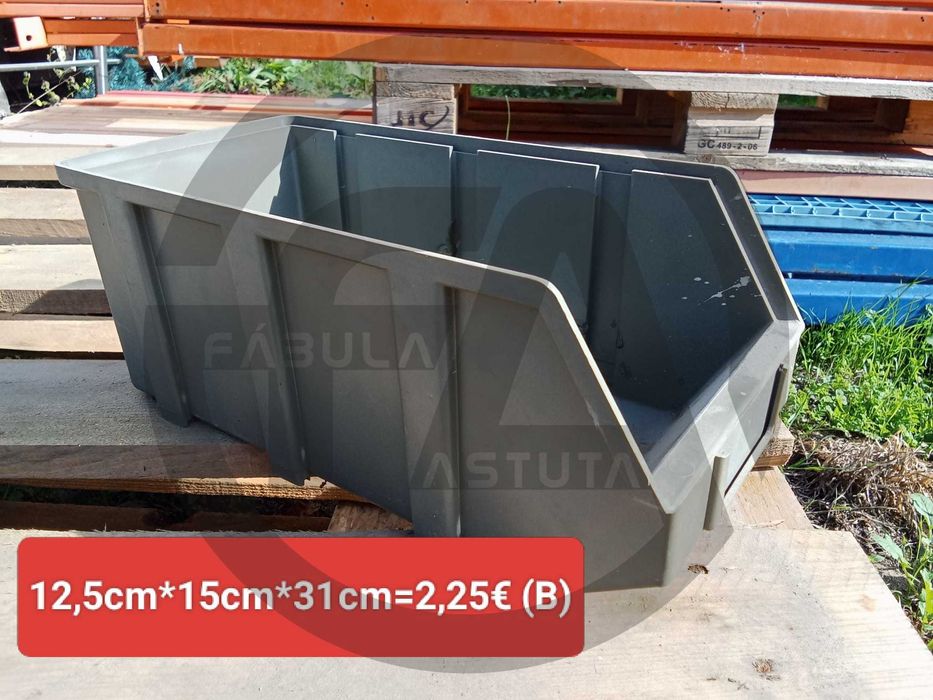 Caixas stock em poliestireno / Caixa de bico empilhável