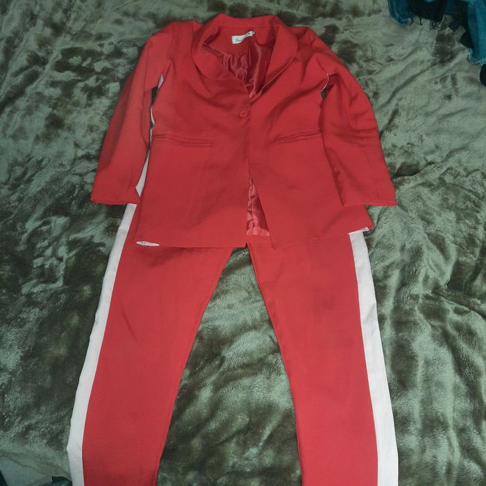 Продам класичний костюм