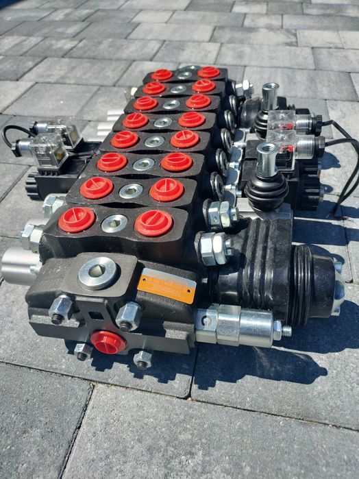 Rozdzielacz hydrauliczny 8 sekcji żuraw przyczepa leśna Nowy