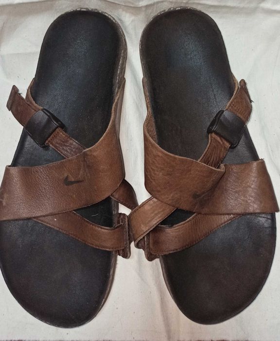 тапочки Шлепанцы Nike кожаные с регулируемой пряжкой