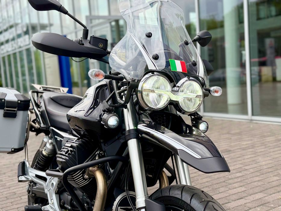 Moto Guzzi V85TT 2023 - Мотосалон.