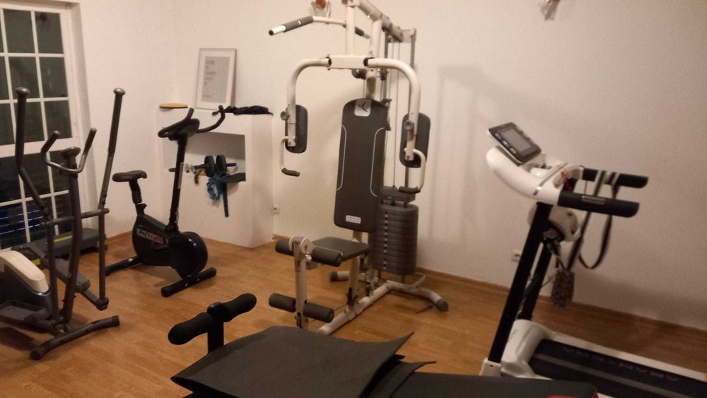 Aluga-se um quarto em Fernão ferro