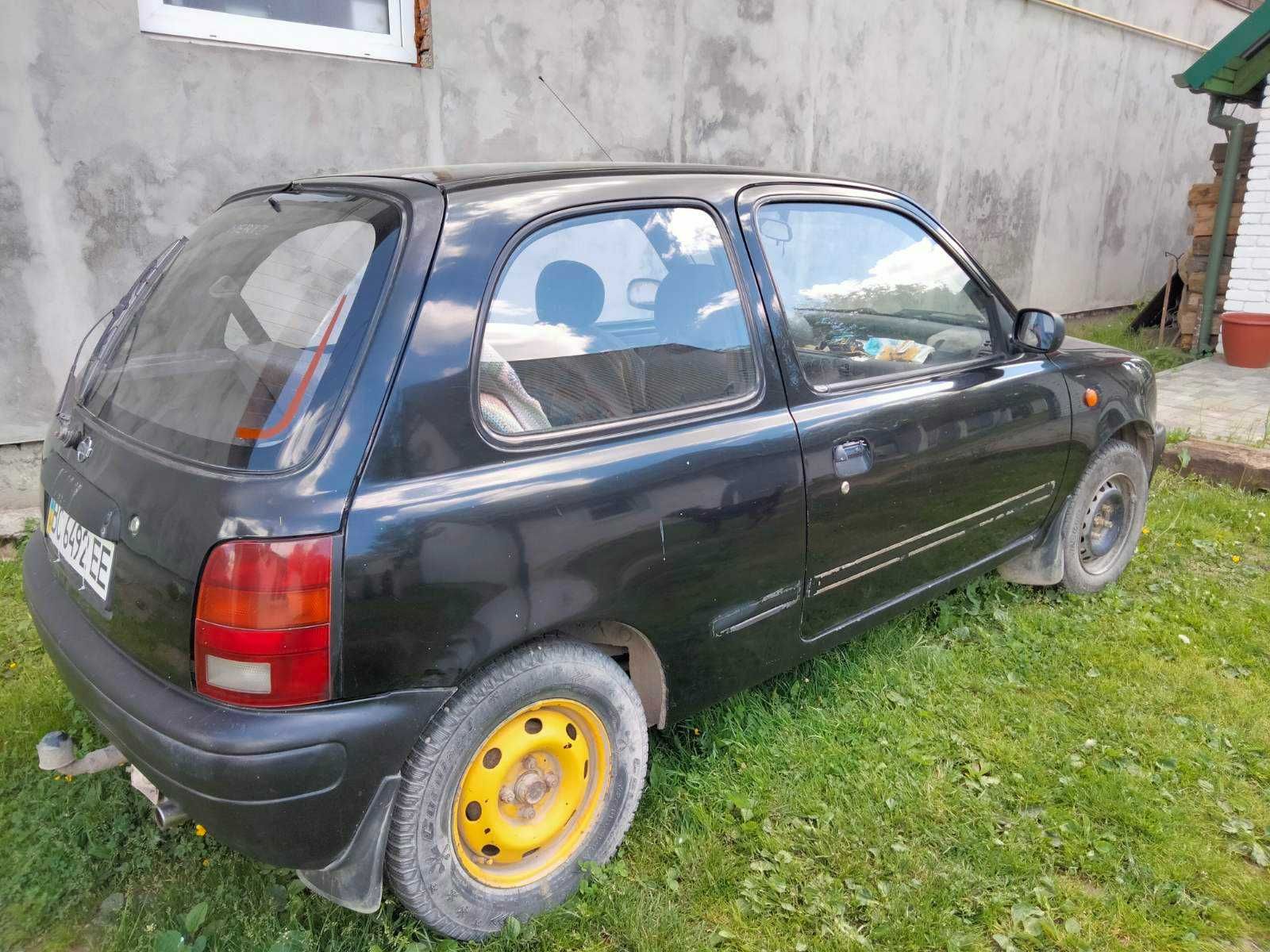 Nissan Micra 1994 року випуску