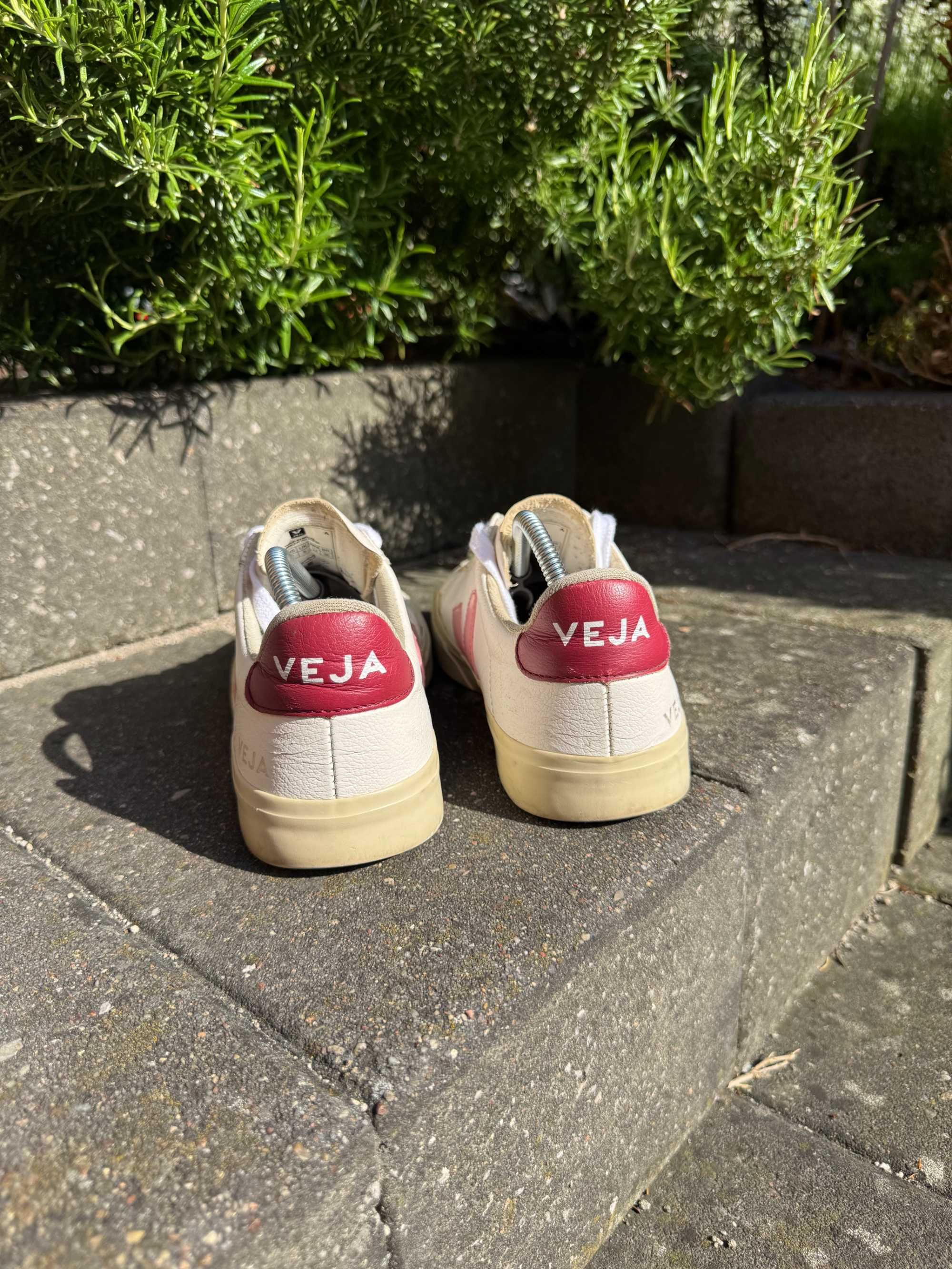 Veja 38 trampki v sneakersy skórzane białe różowe niskie białe wiązane