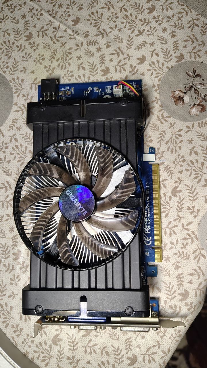 відеокарта GTX 550 ti