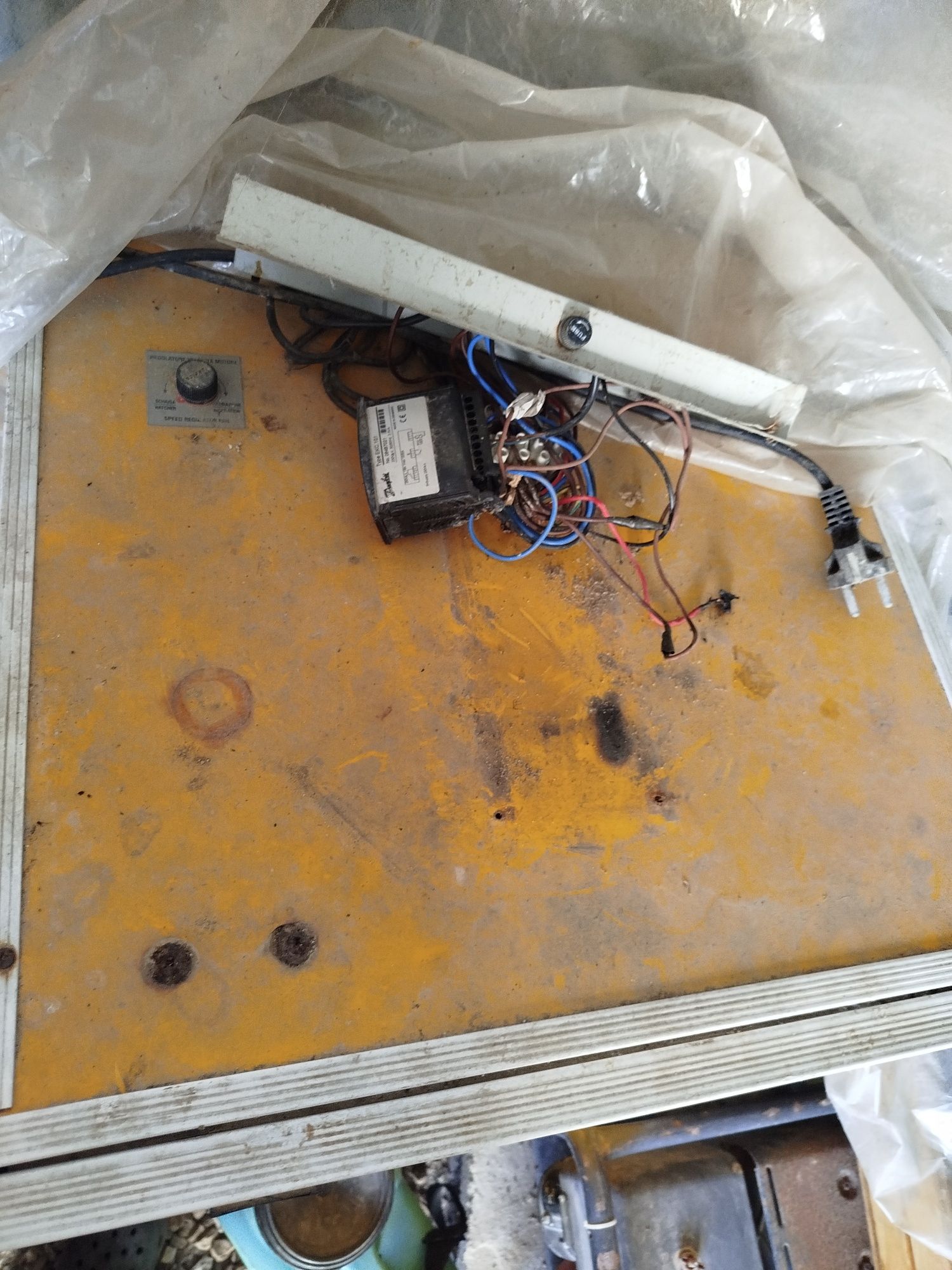 Vendo chocadeira precisa de termostato