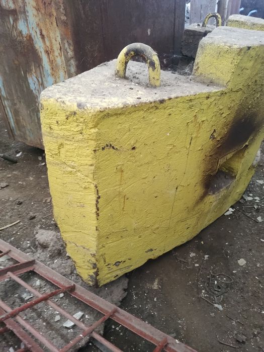 Балансир Львівський навантажувач. Противовес  Задній мі