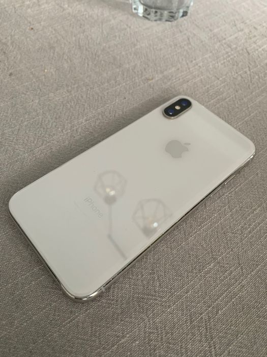 iPhone X - 64 GB - muito bom estado