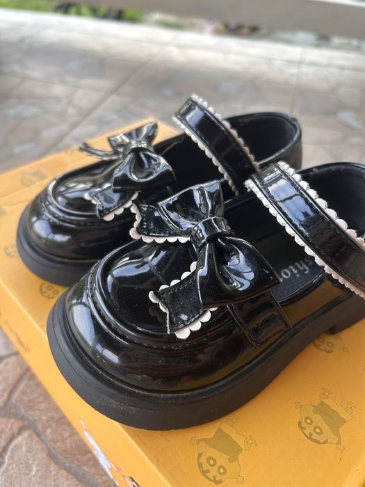 Мештика для дівчинки в ідеальному стані