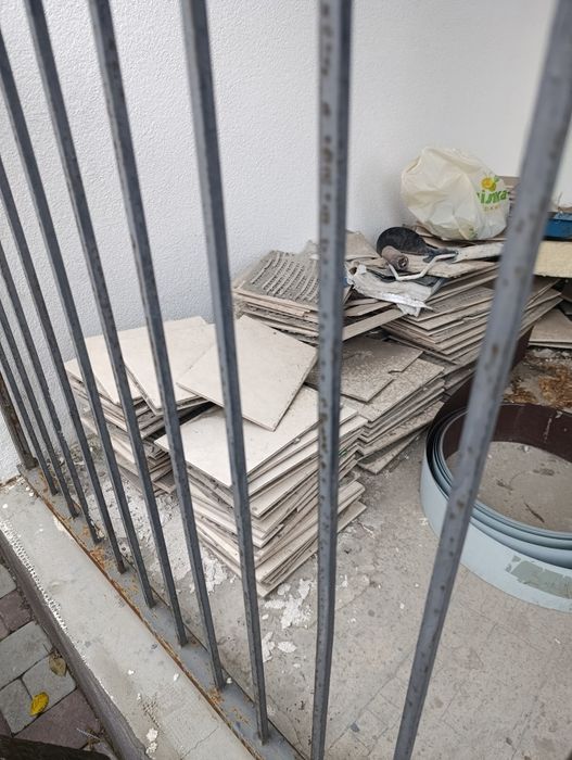 Продам остатки, куски пеноблоков и плитки керамической