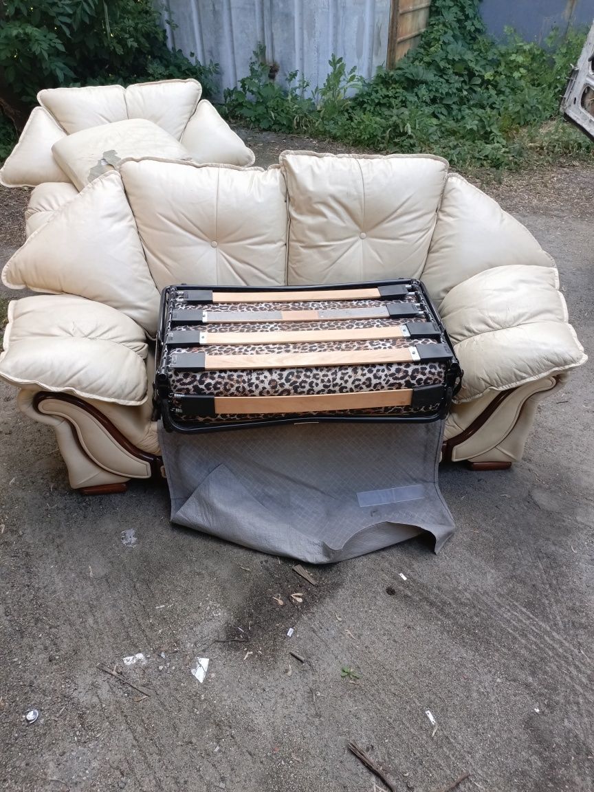 Продам Диван і крісло