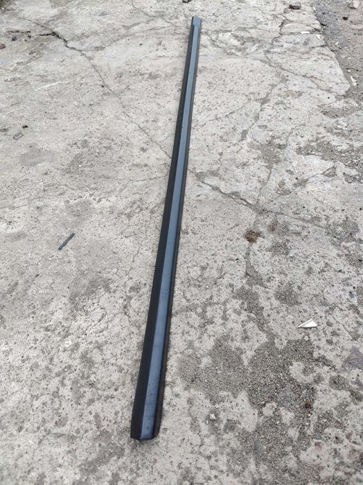 Молдинг пассажирской двери БМВ е-36 купе дорейст!