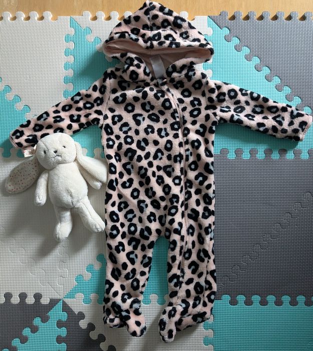 Pajacyk jesienny niemowlęcy z motywem geparda r. 68/74