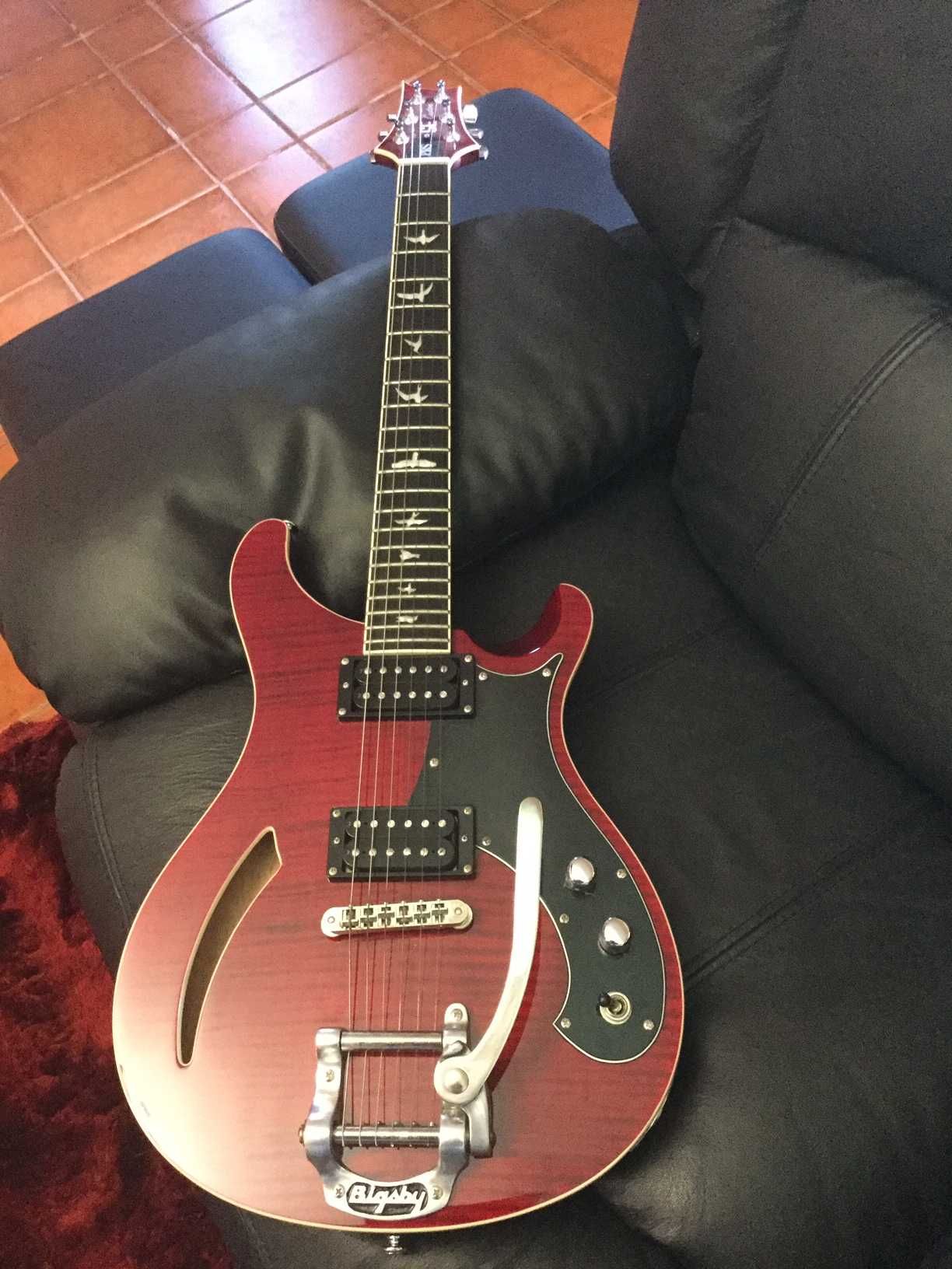 Guitarra Prs Se semi hollow bigsby