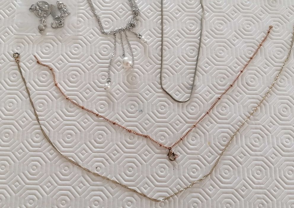 Fios e medalhas, lote todo por 6€