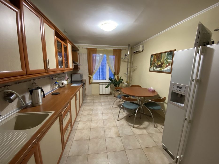 Здам трикімнатну метро Харківська проспект Бажана 36