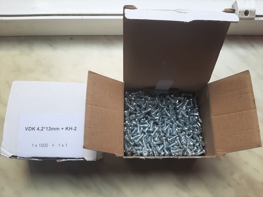 Wkręty samowiercące do blach z łbem walcowym 4.2x13mm 2000szt