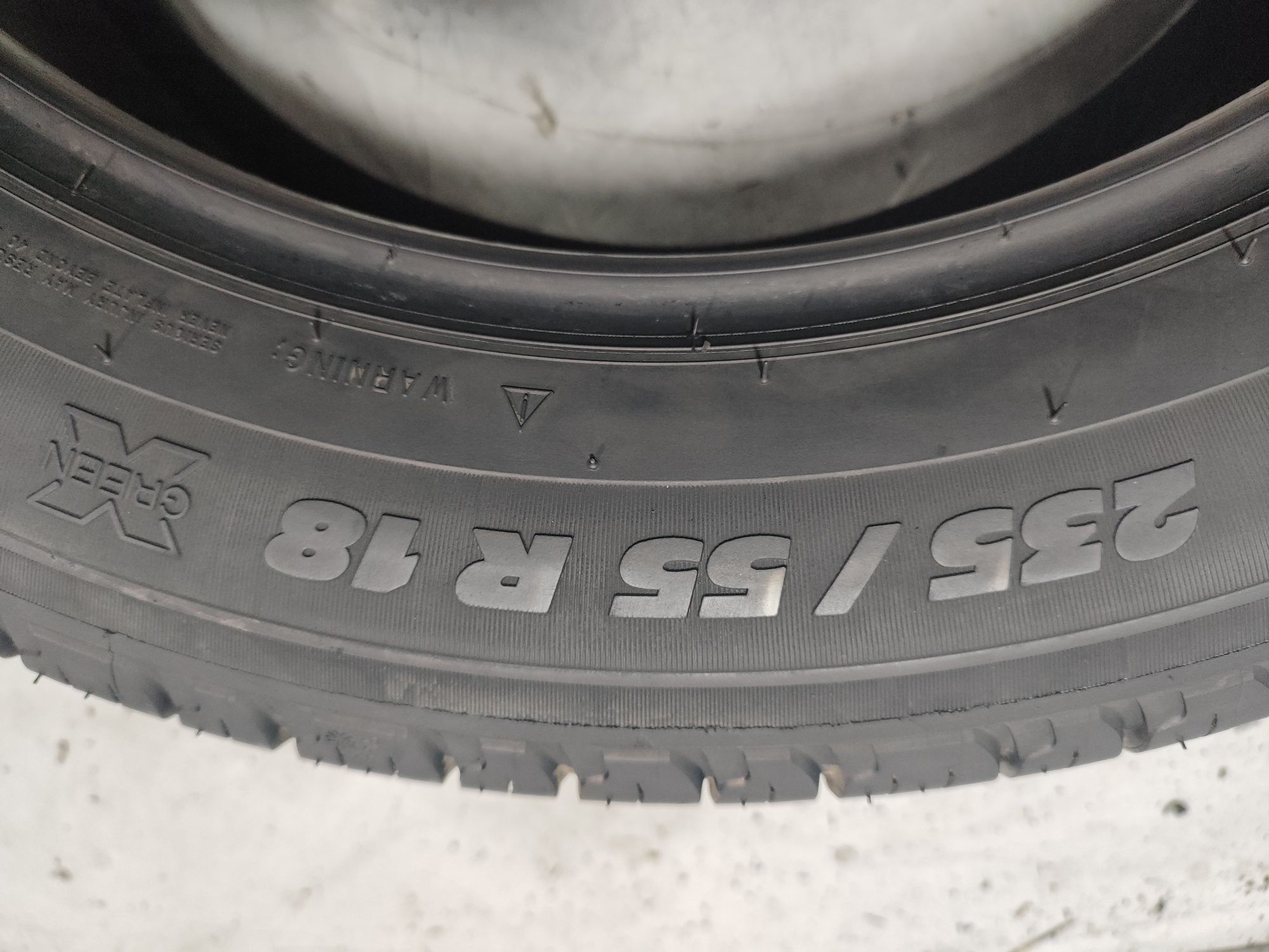 2 pneus  semi novos Michelin Latitude  235/55R18 100V Oferta dos porte