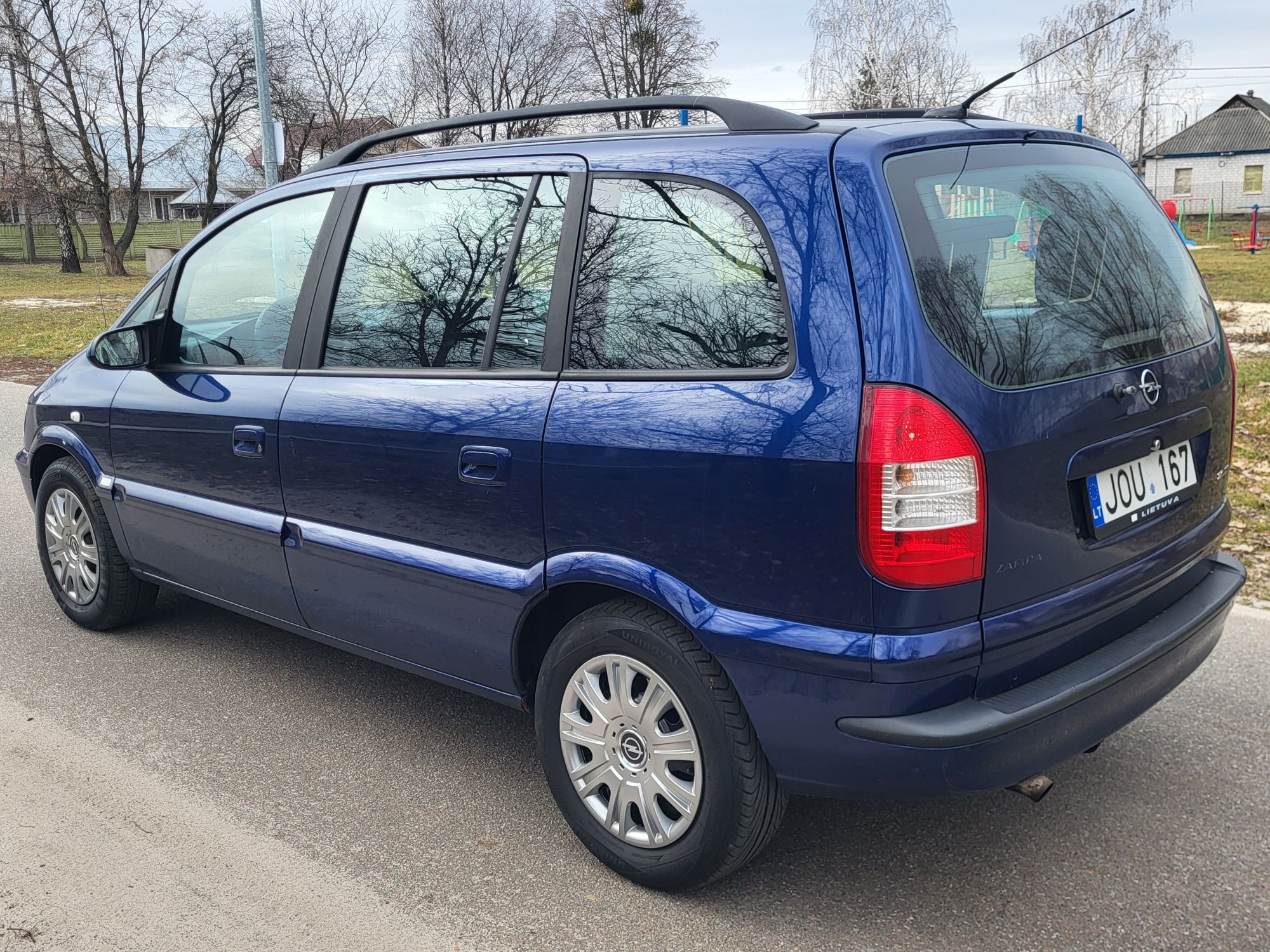 Opel Zafira 2005рід 2.0TDI 7місць