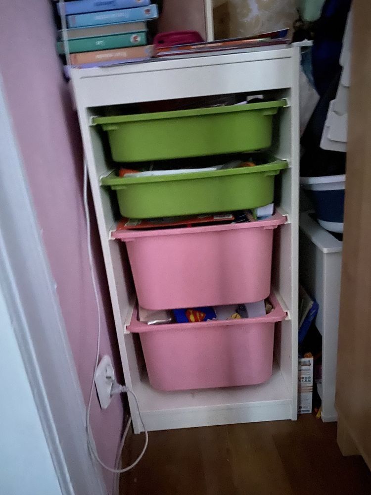 Regały z pojemnikami IKEA