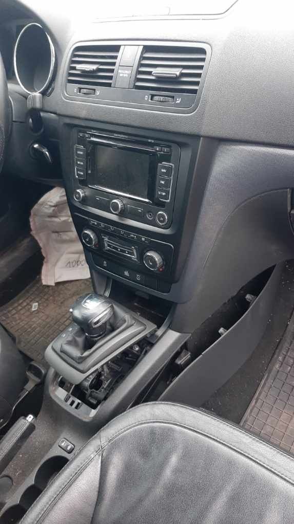 Skoda Yeti 09-13r Radio Konsola Kierownica Kratki Nawiewu Schowek