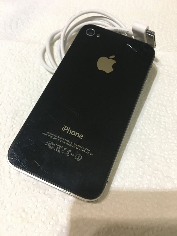iphone 4 S - C/carregador