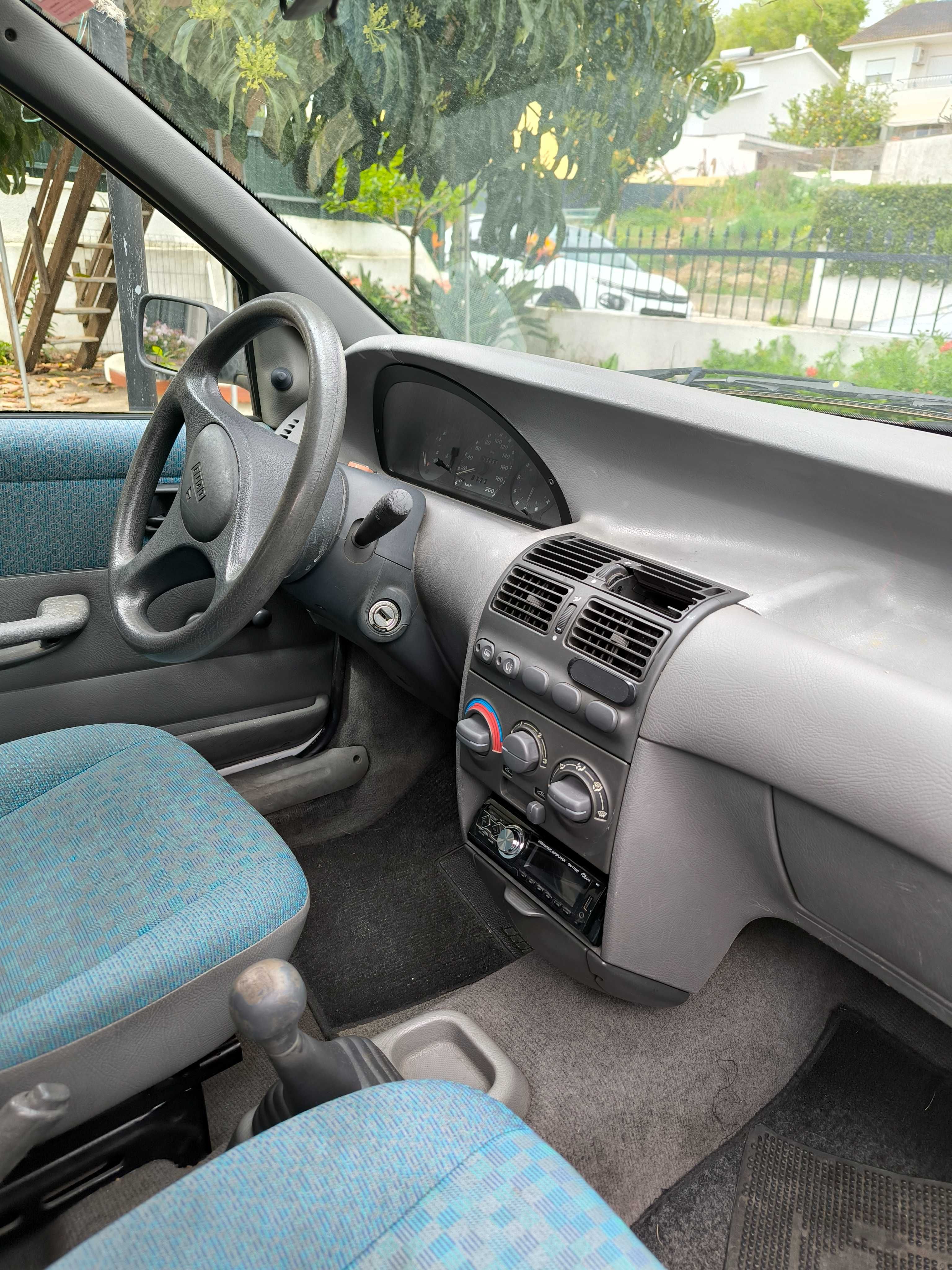 Queres comprar um elétrico? Este Fiat Punto S 55 ajuda-te a pagar!