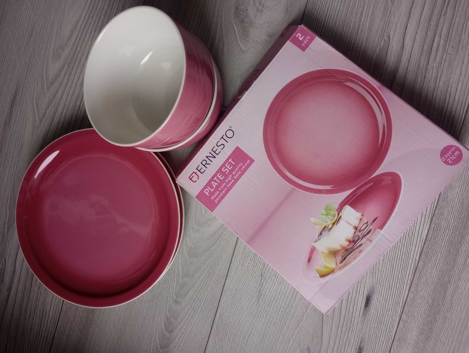Komplet zestaw talerzy i miseczek 4 sztuki