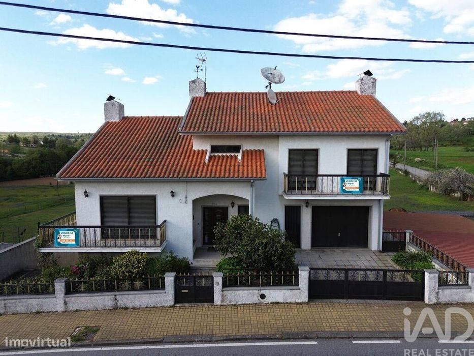 Casa T3 em Sabugal e Aldeia de Santo António de 130,00 m2