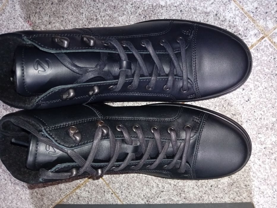 Оригінал 44,45,46 ботинки зима Ecco  утеплені
44 -29 см поглиблення,з