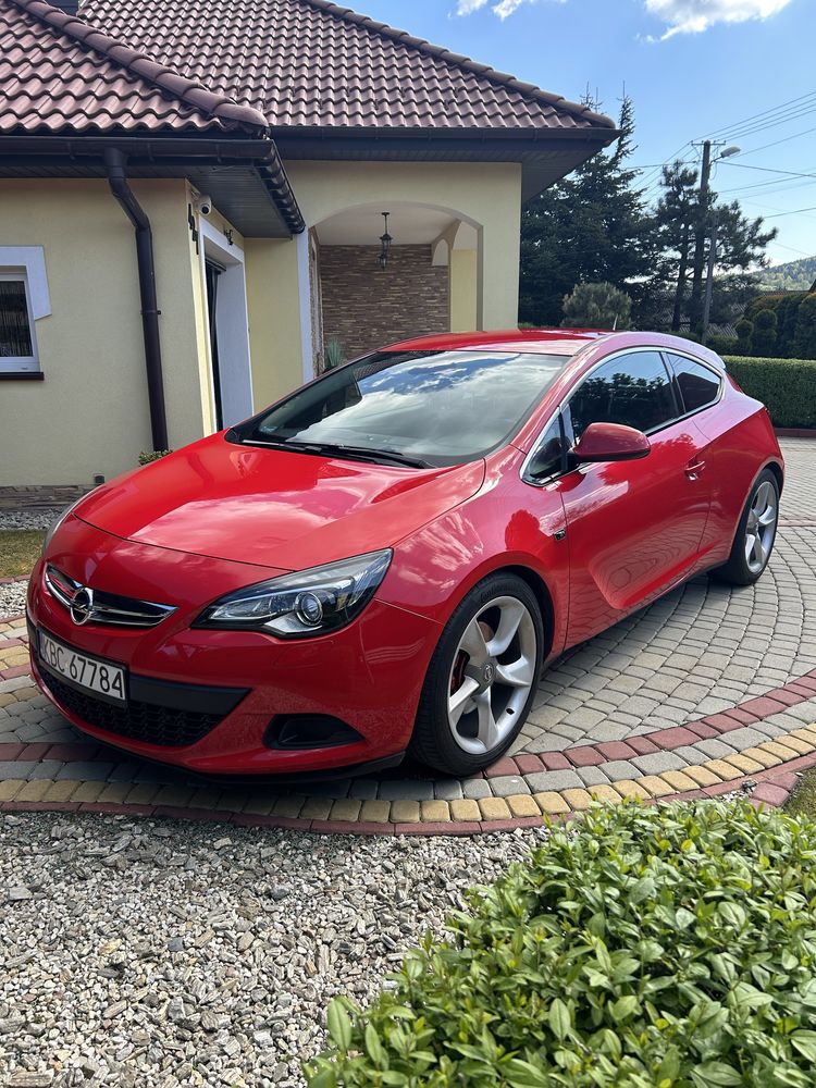 Opel Astra J GTC