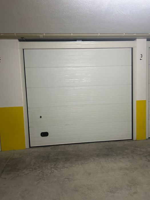 Aluguer de garagem para dois carros