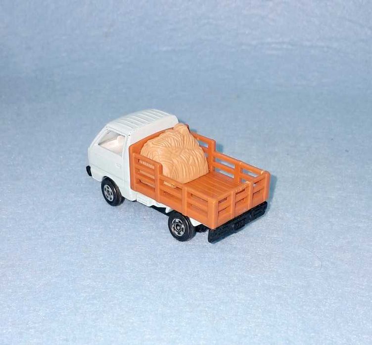 Miniatura antiga Tomica Suzuki Carry