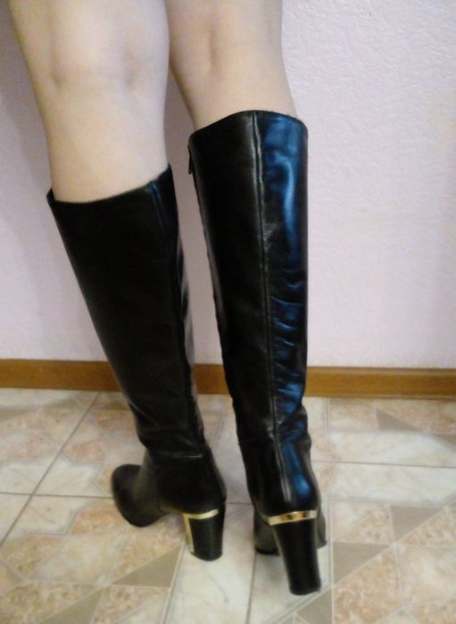 Шкіряні чоботи  39 р