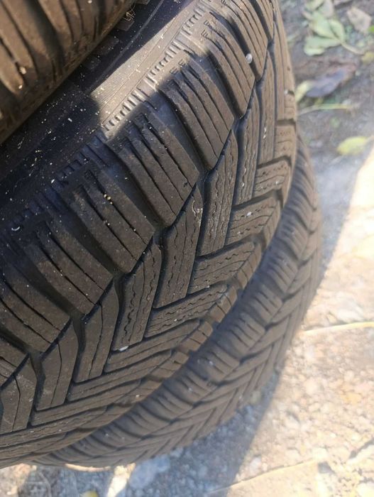 Продам Б/У резину на 15 з дисками 5/114/3