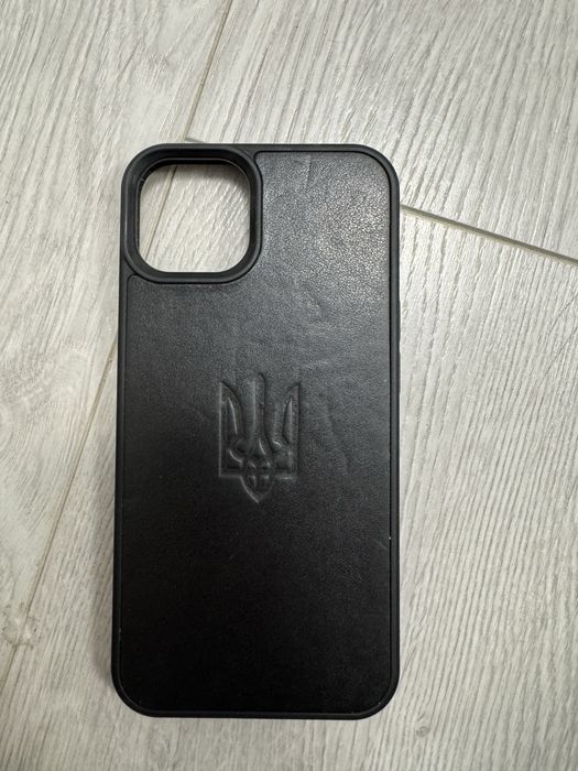 Чохол на 12 iPhone шкіряний з гербом