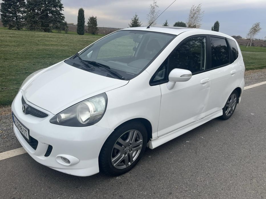 Продаю авто HONDA JAZZ 2008 1.4.