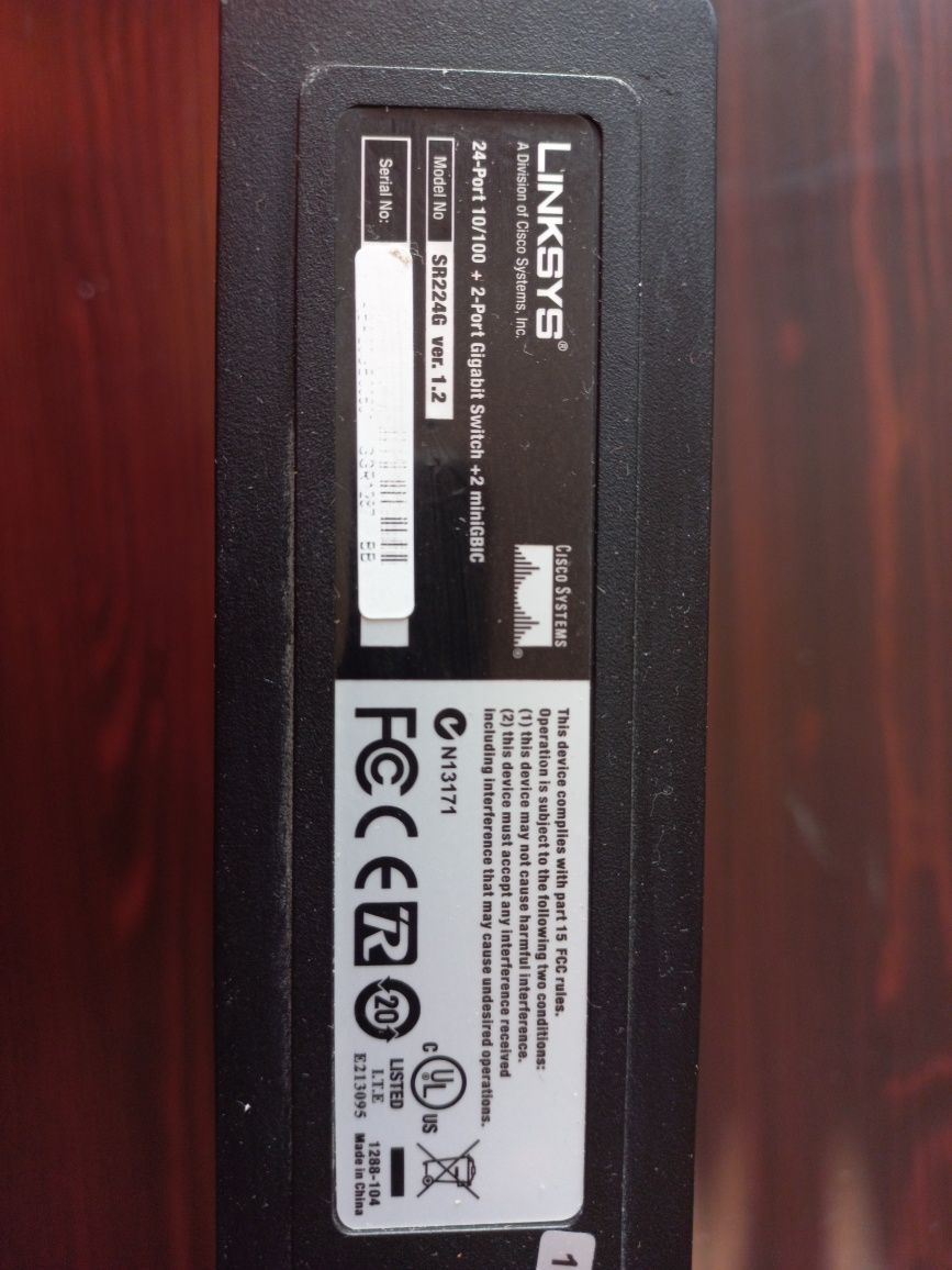 Linksys sr224G 24-port 10/100 switch przełącznik sieciowy