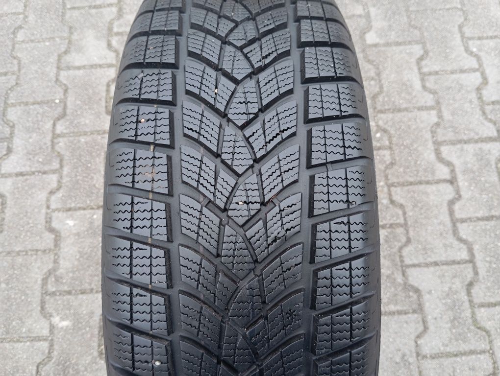 1szt zimówka Goodyear ultraGrip 225/60/18 104V DOT3221