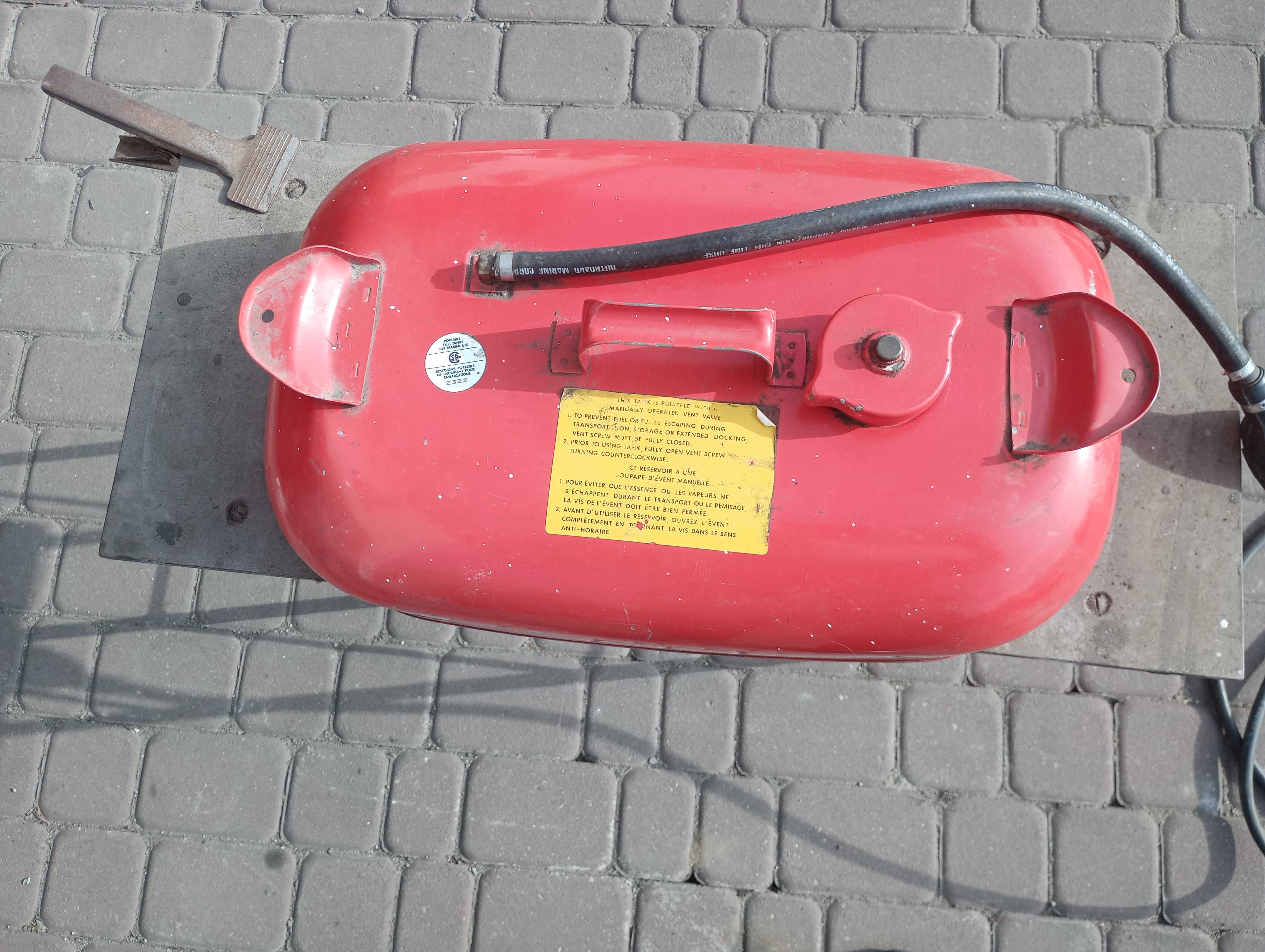 Zbiornik paliwa do łodzi.