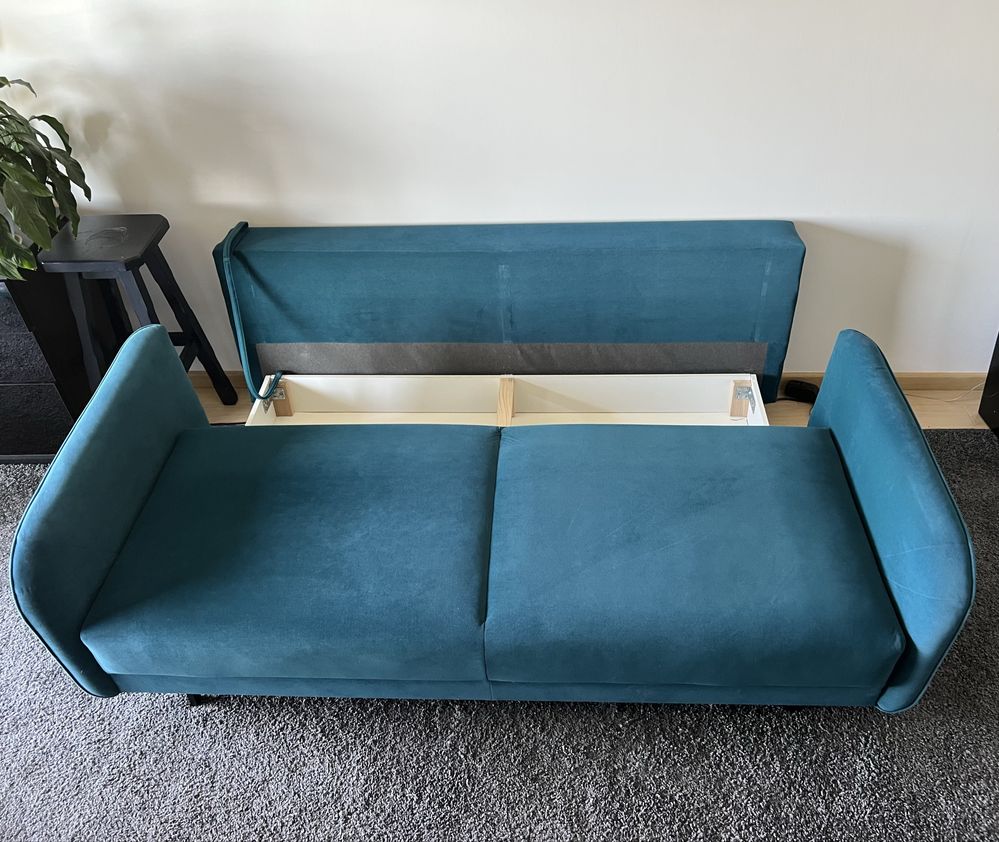 Sofa rozkładana z pojemnikiem na pościel