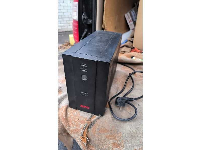 Бесперебойник ДБЖ APC Back-UPS RS 1100 (BR1100CI-RS)