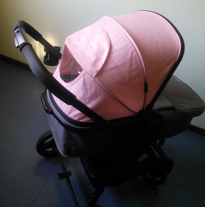 Carro de Bébé Kinderkraft com ovo como novo